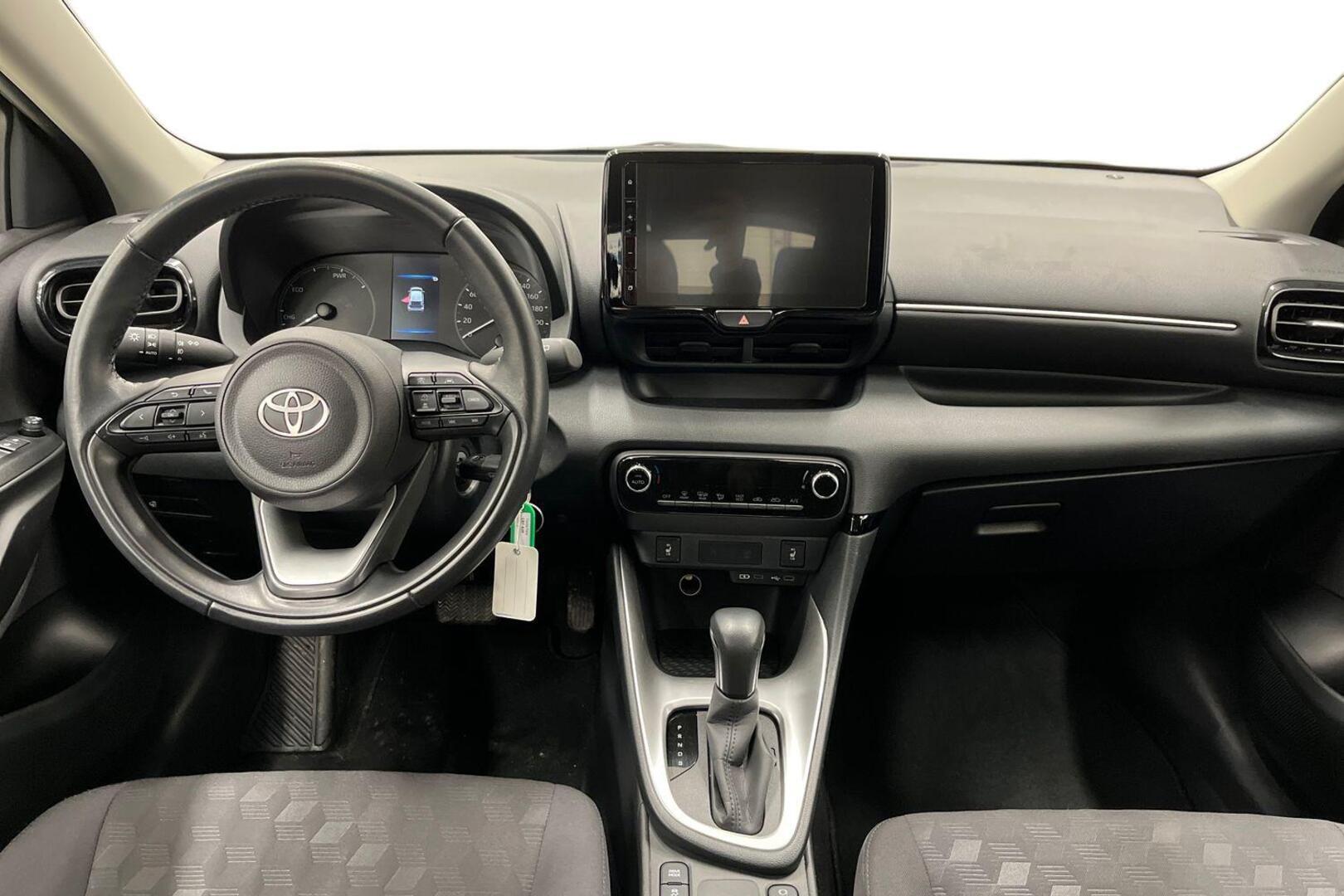 TOYOTA Yaris 10