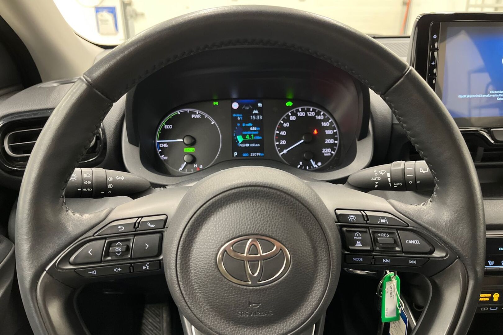 TOYOTA Yaris 12