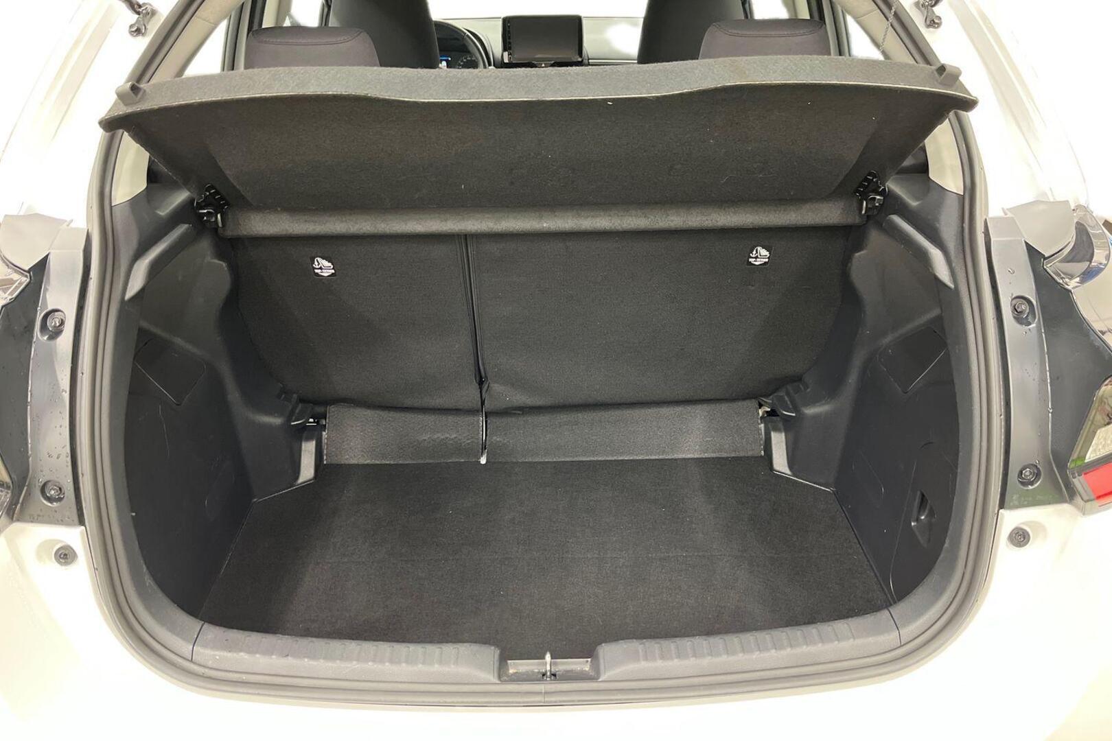 TOYOTA Yaris 15