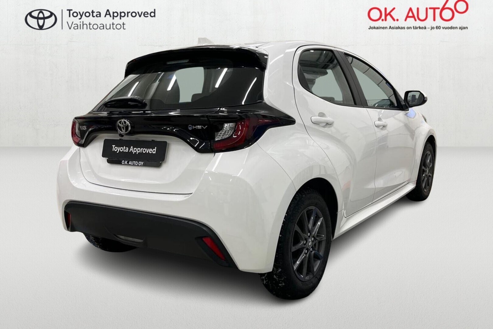 TOYOTA Yaris 5