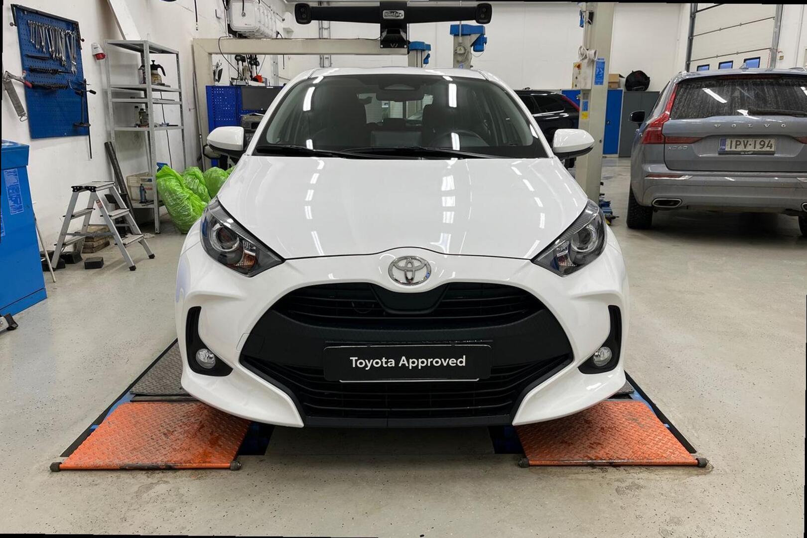 TOYOTA Yaris 7