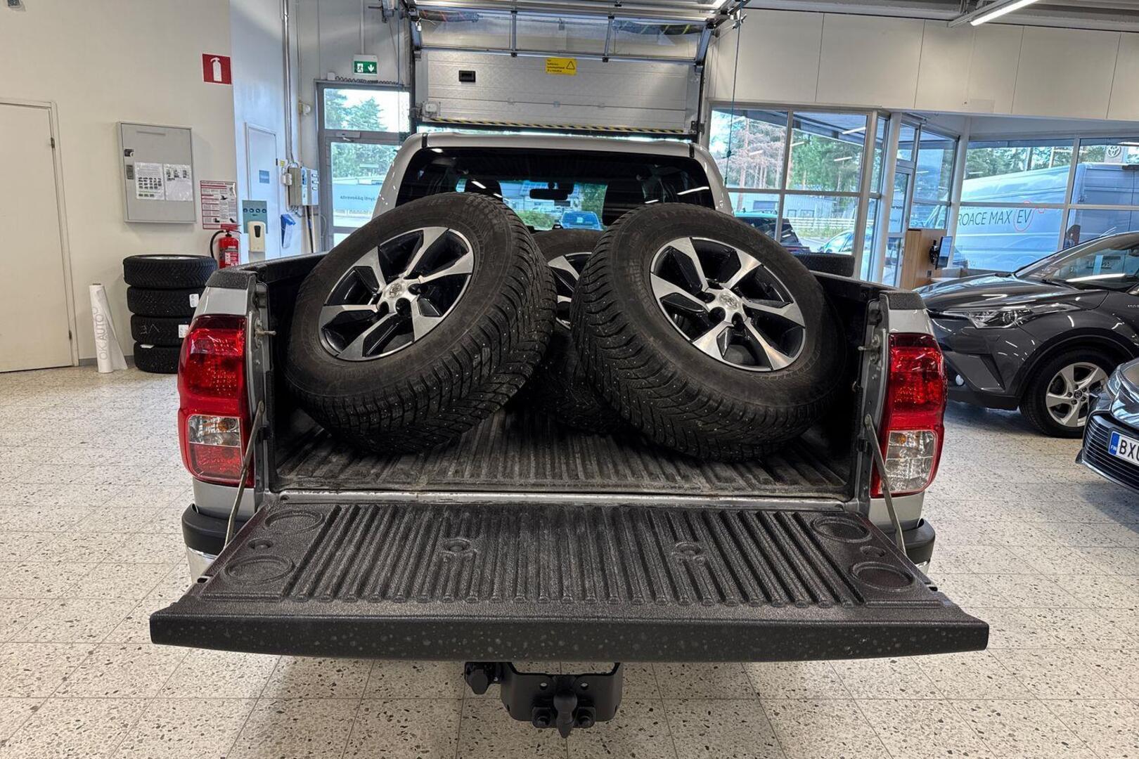 TOYOTA Hilux 19