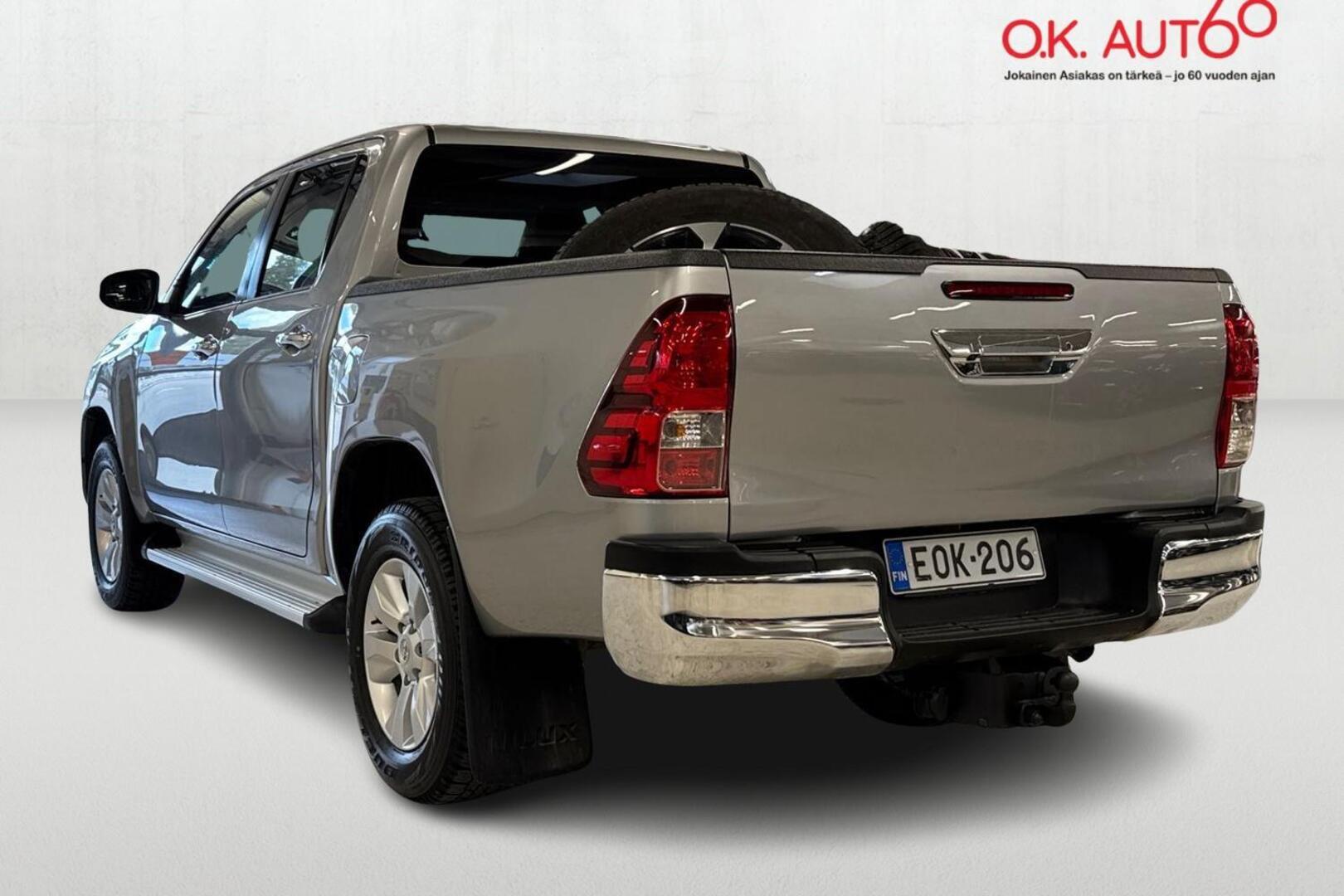 TOYOTA Hilux 3
