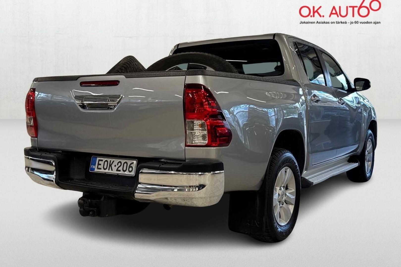 TOYOTA Hilux 5