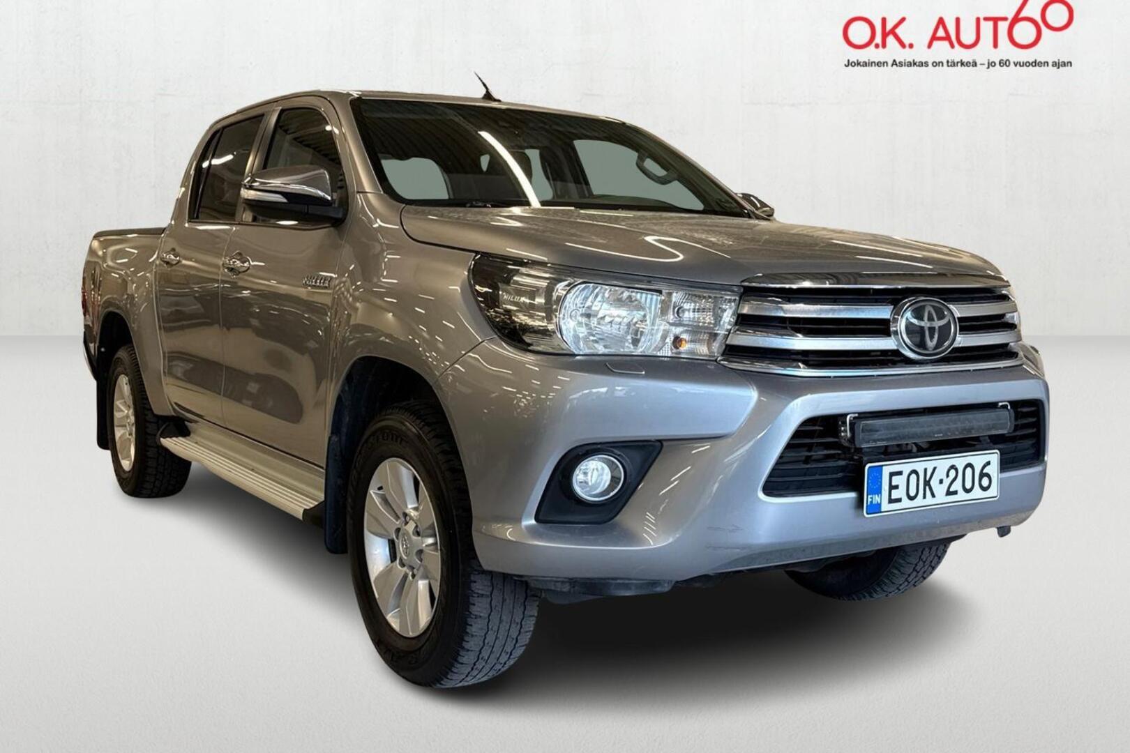 TOYOTA Hilux 6