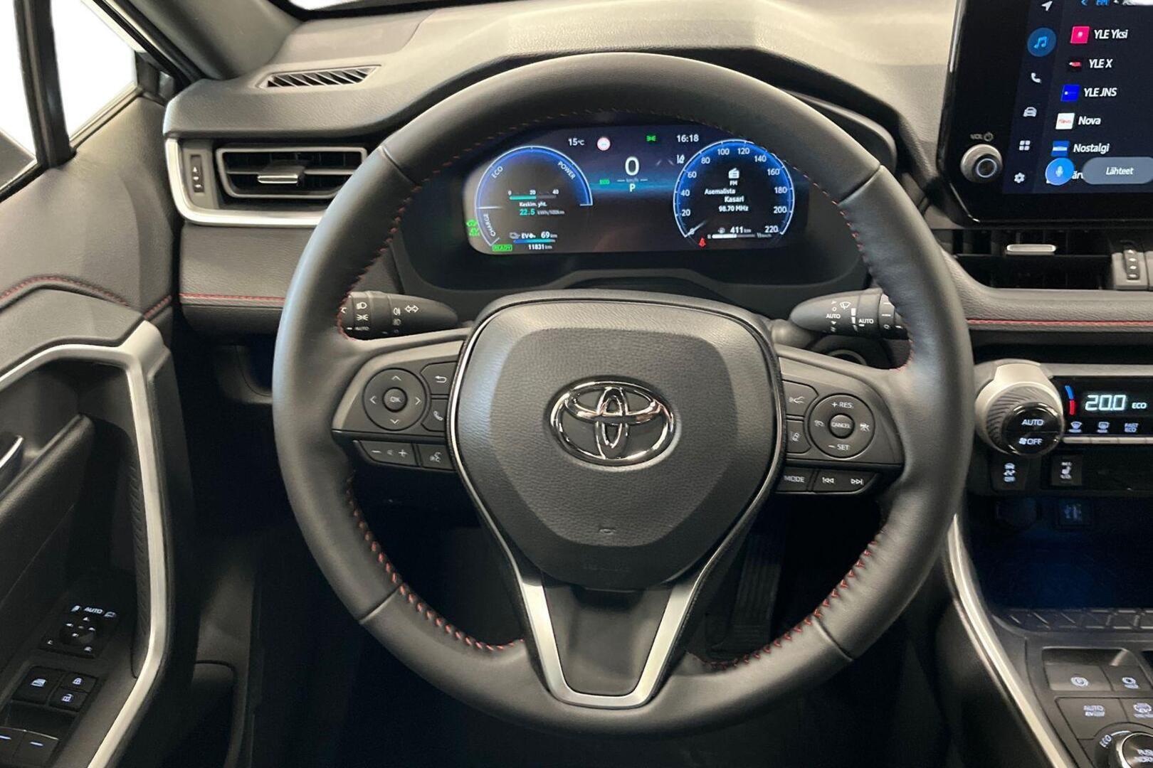 TOYOTA RAV4 Plug-in 13