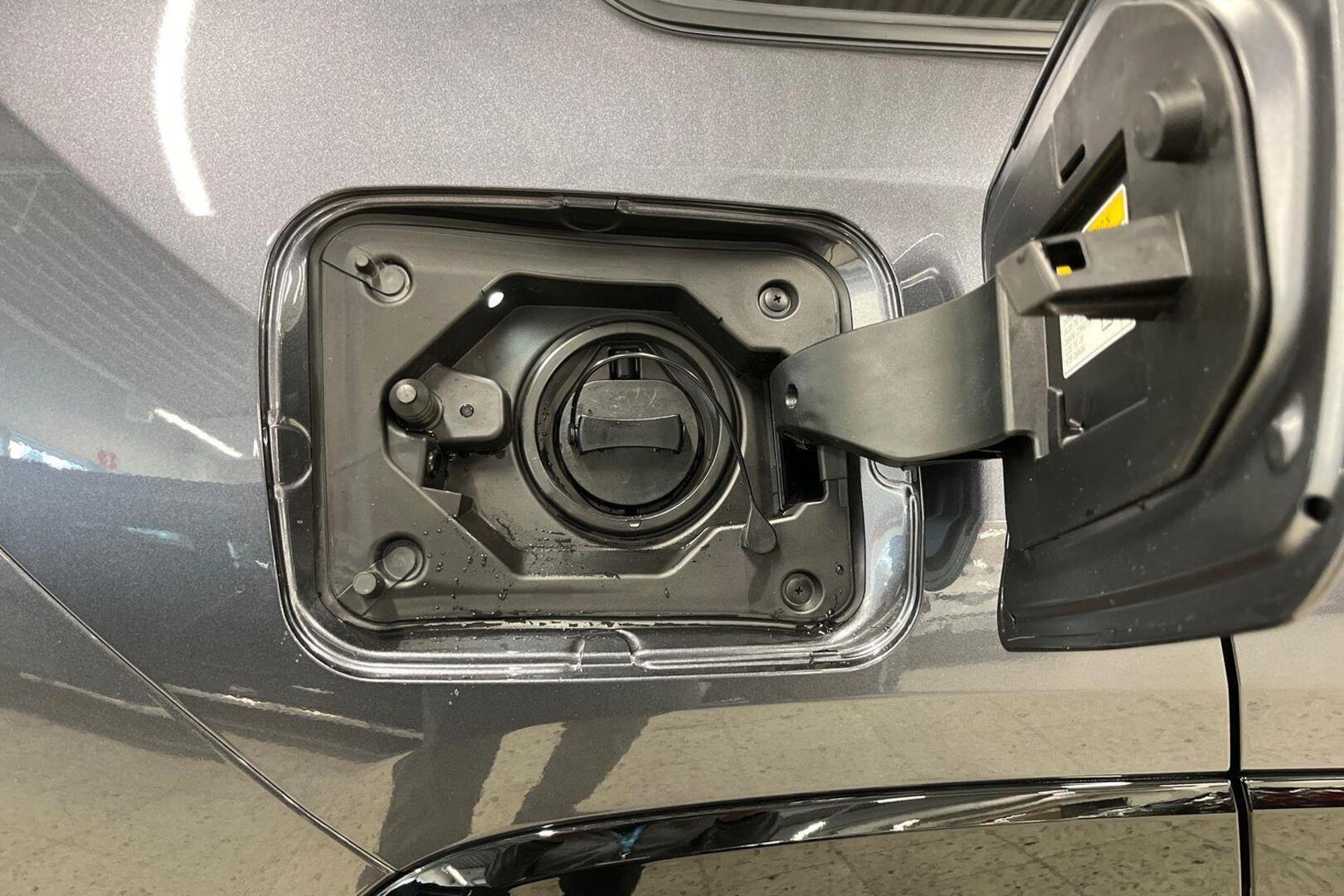 TOYOTA RAV4 Plug-in 22