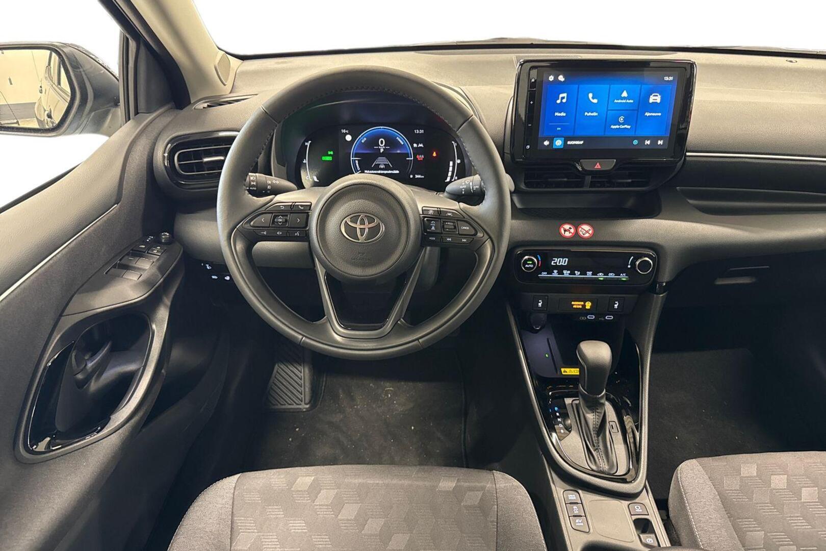 TOYOTA YARIS 11