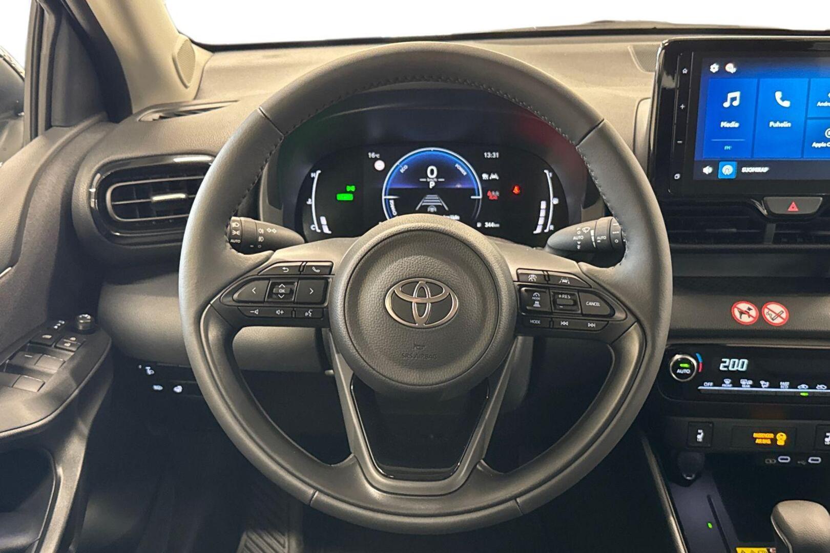 TOYOTA YARIS 12