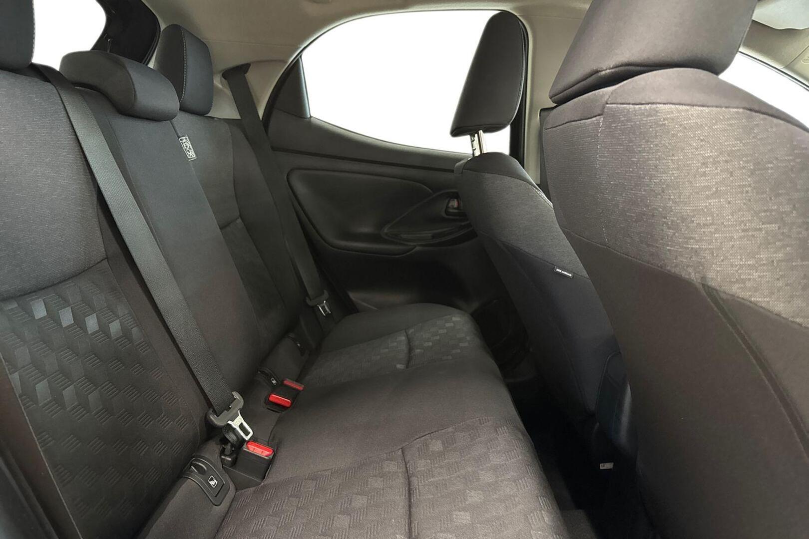 TOYOTA YARIS 16
