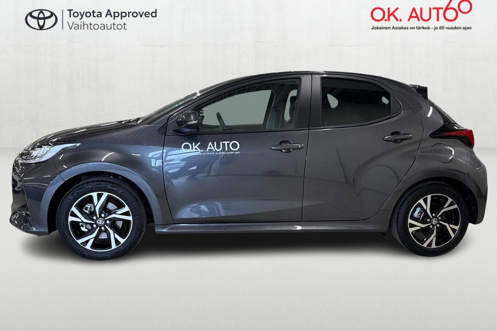 TOYOTA YARIS 2
