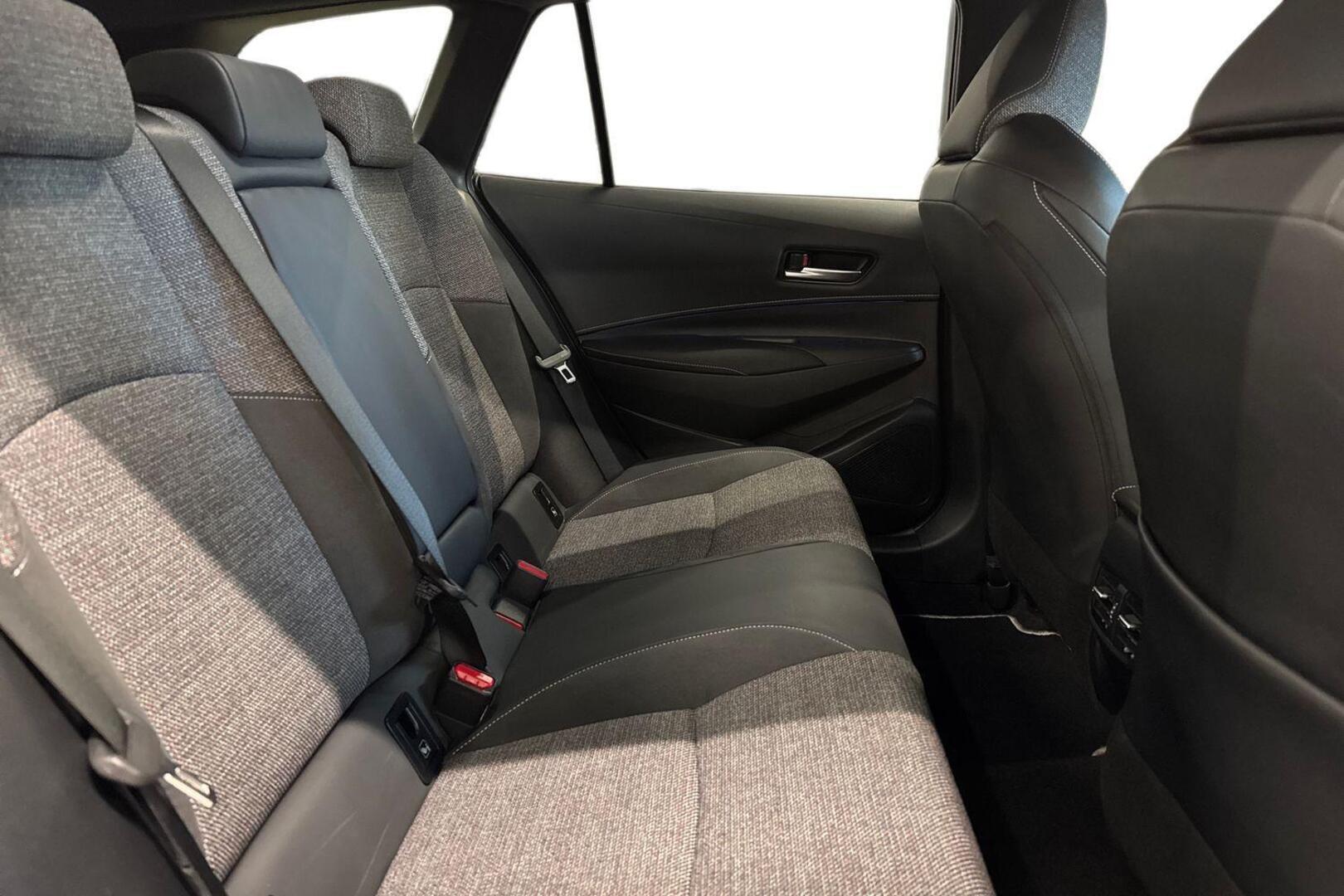 TOYOTA Corolla 18
