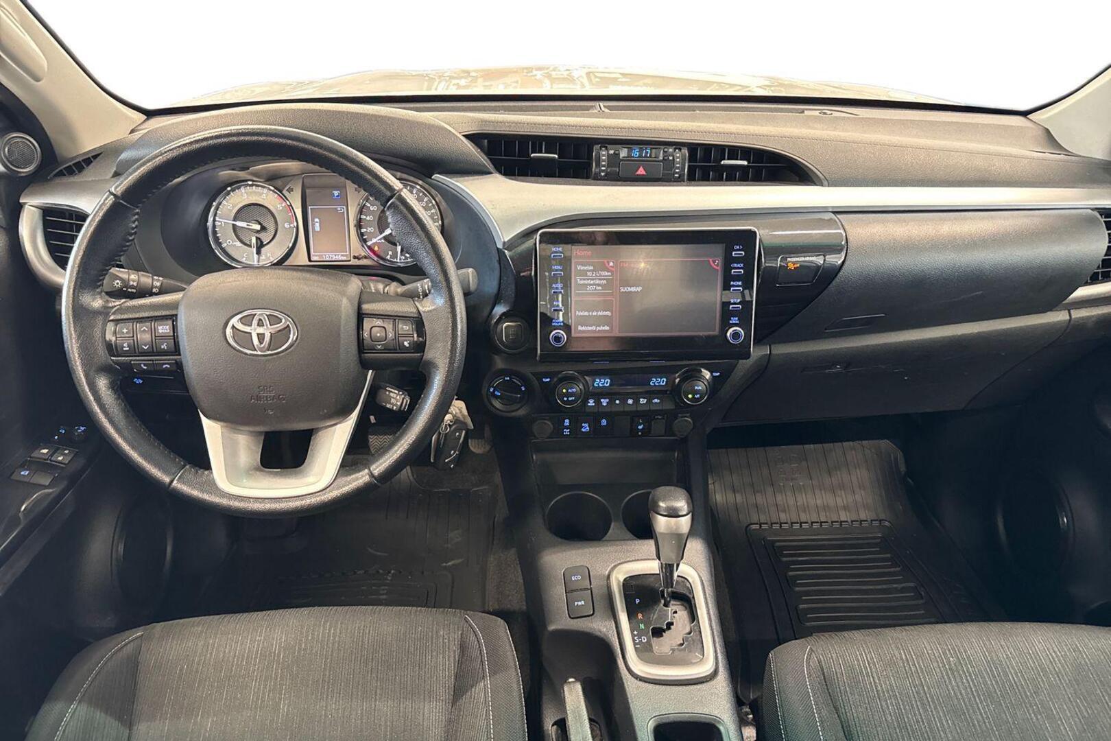 TOYOTA HILUX 11