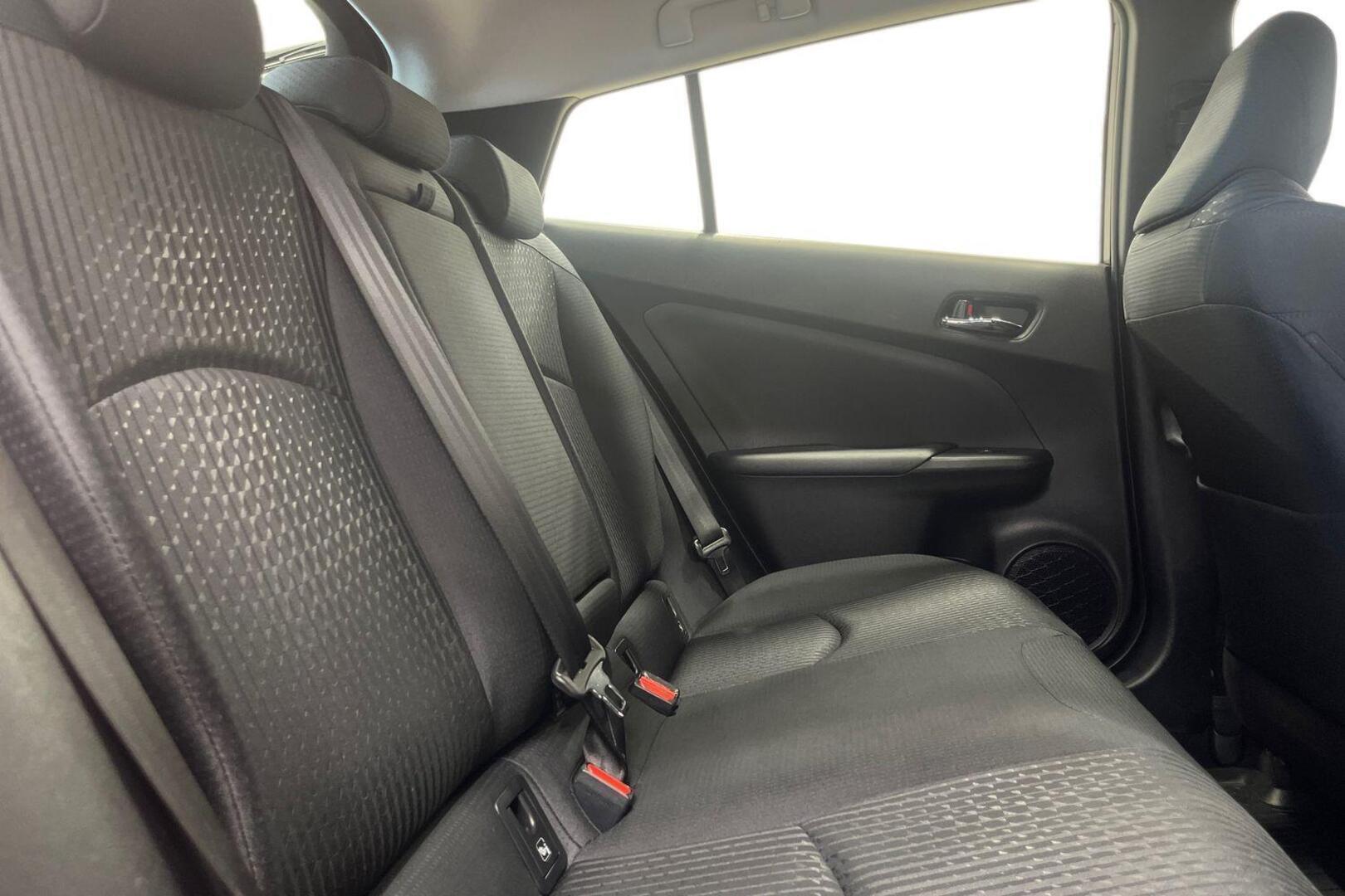 TOYOTA Prius 13
