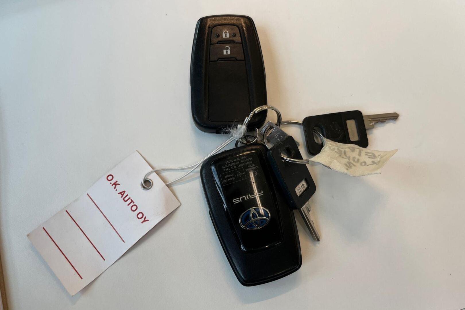 TOYOTA Prius 21
