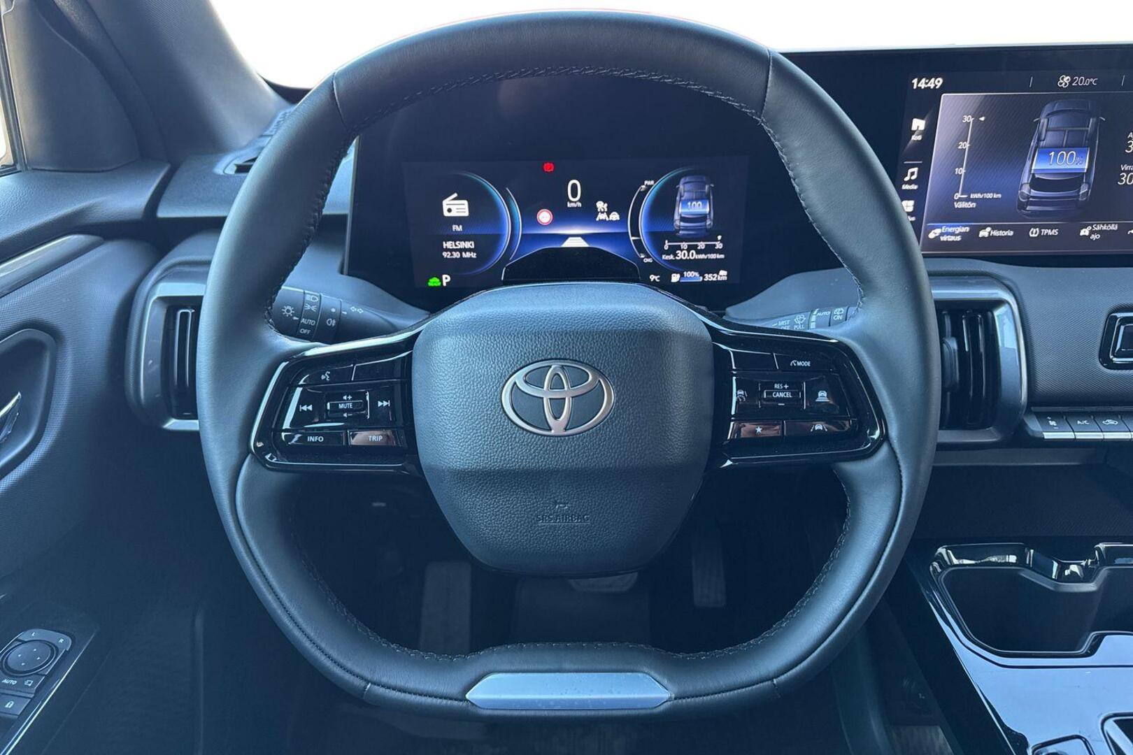 TOYOTA Urban Cruiser 12
