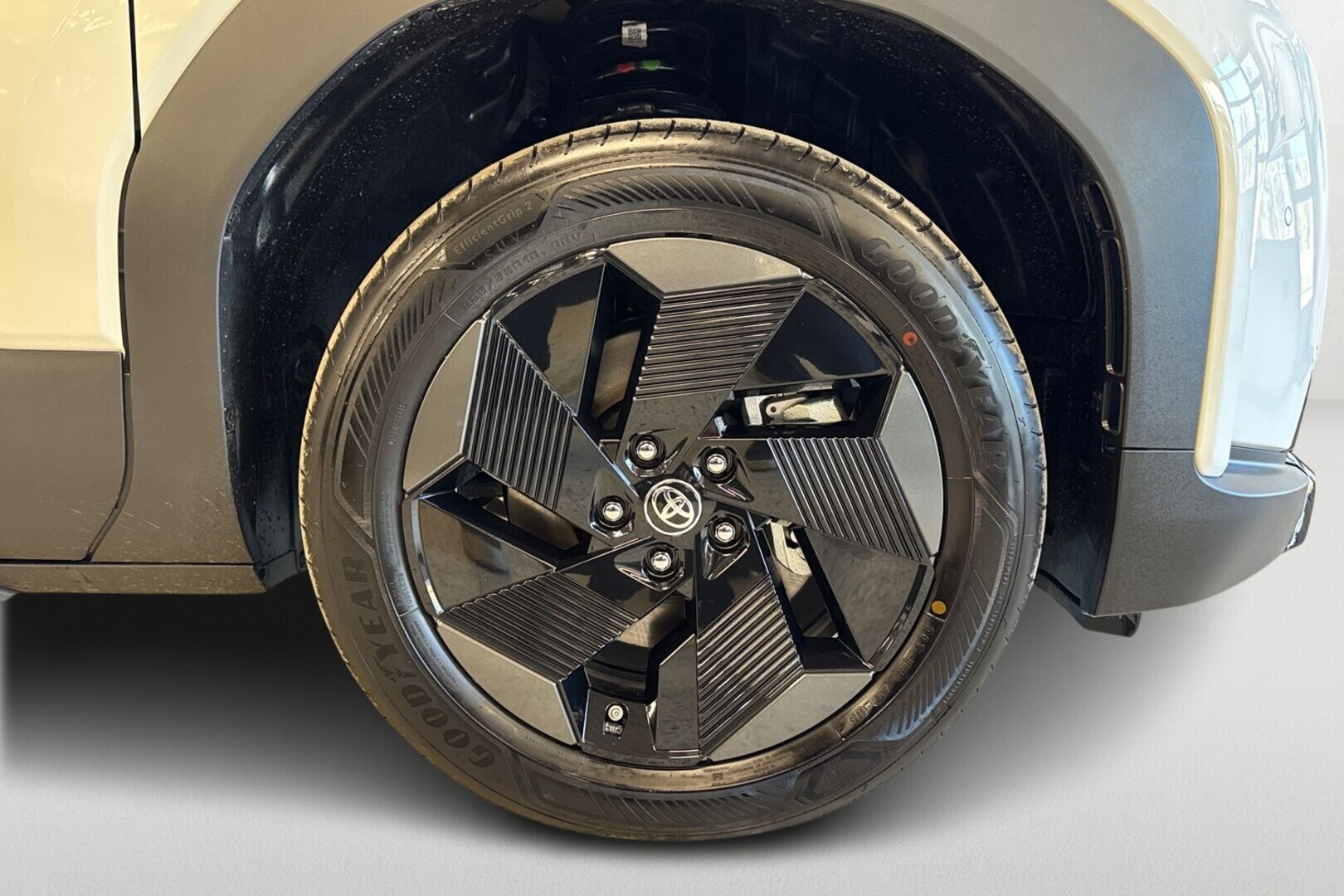 TOYOTA Urban Cruiser 18