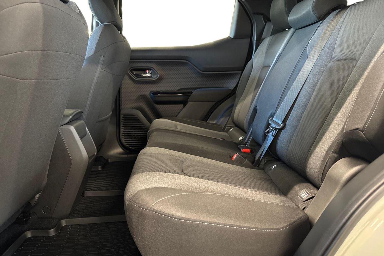 TOYOTA Urban Cruiser 9