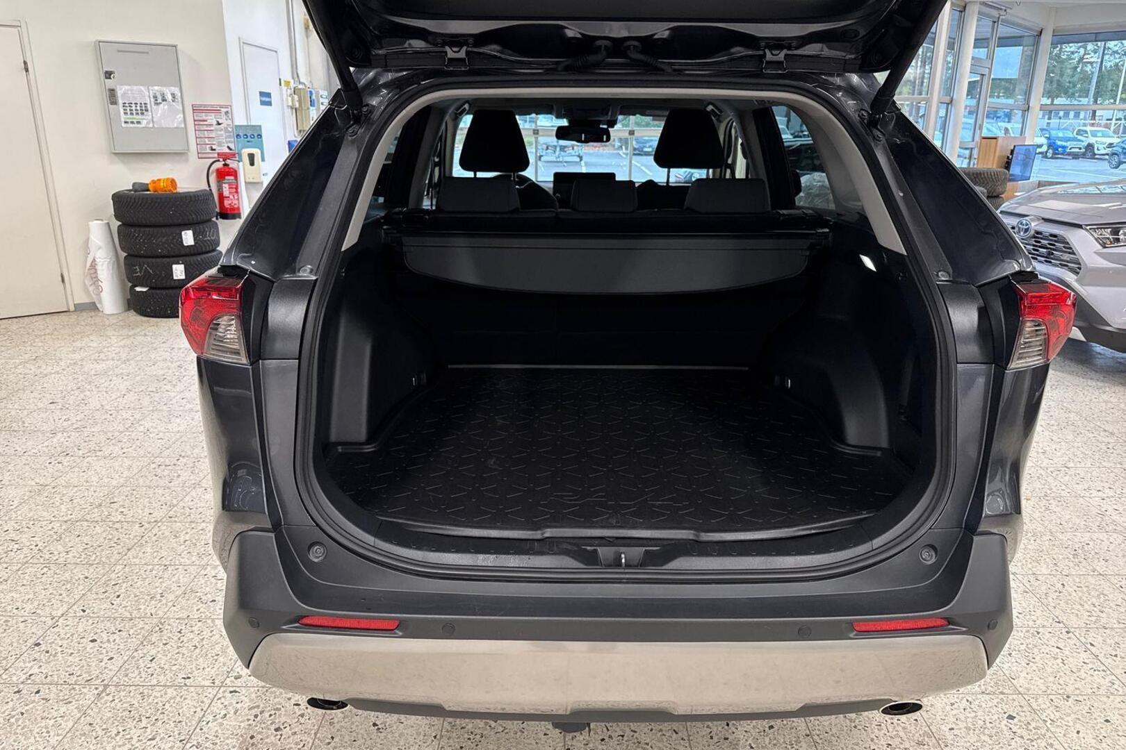 TOYOTA RAV4 17