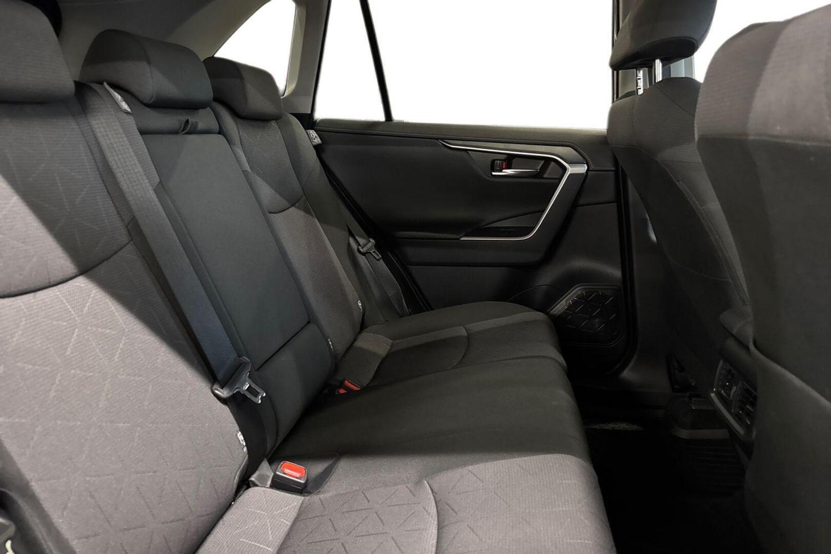 TOYOTA RAV4 18