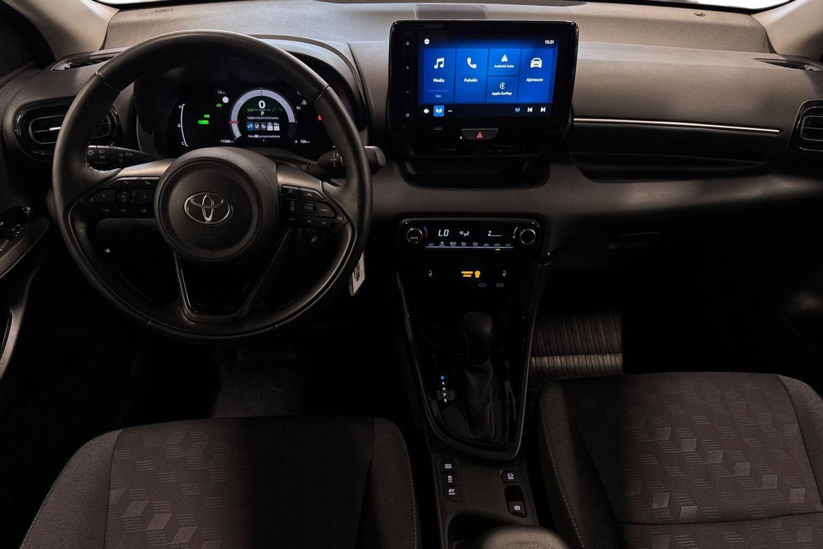 TOYOTA YARIS 11