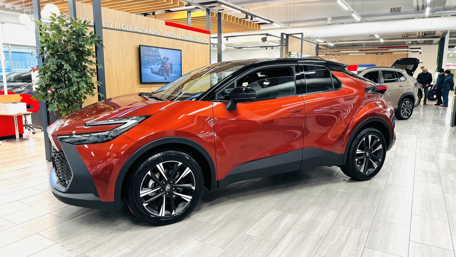 TOYOTA C-HR 1