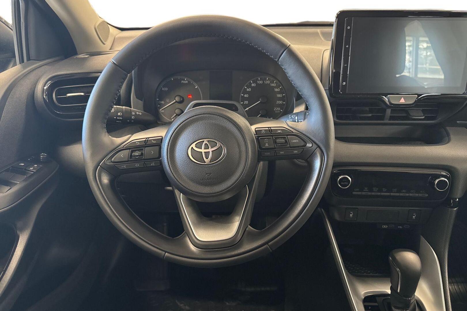 TOYOTA YARIS 11