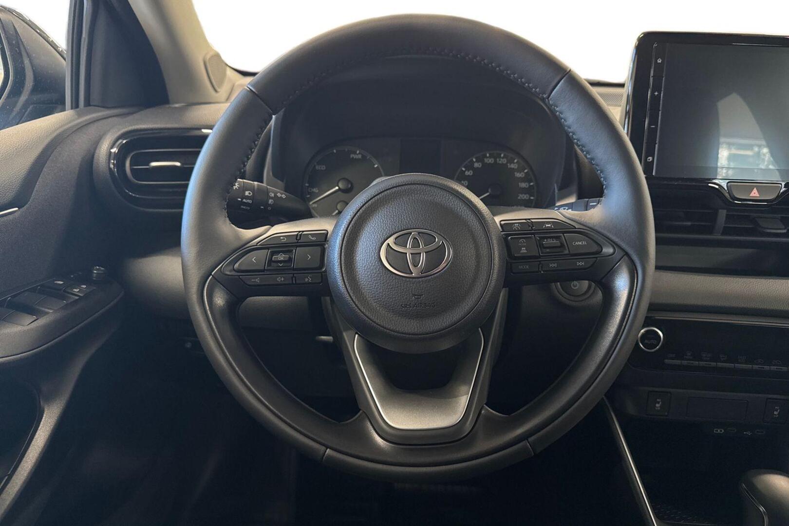 TOYOTA YARIS 12