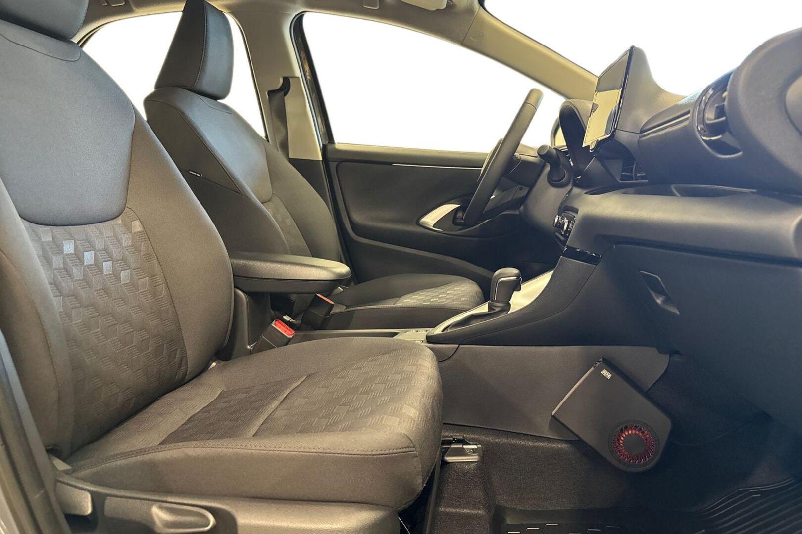 TOYOTA YARIS 17