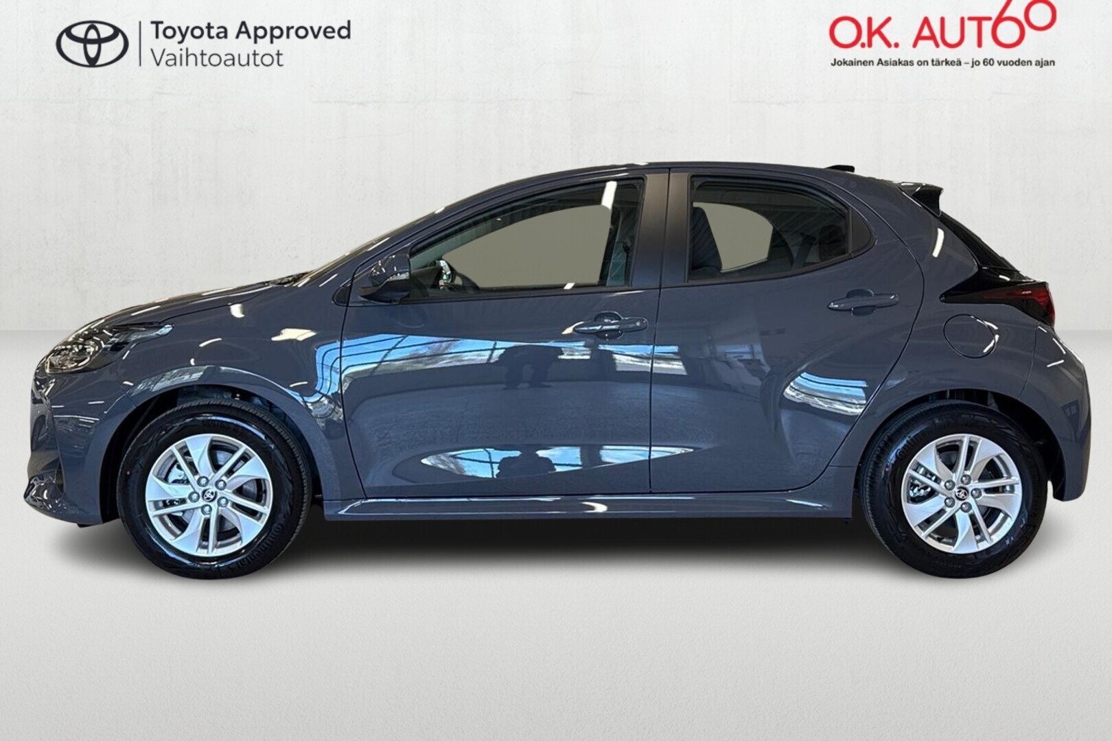 TOYOTA YARIS 2
