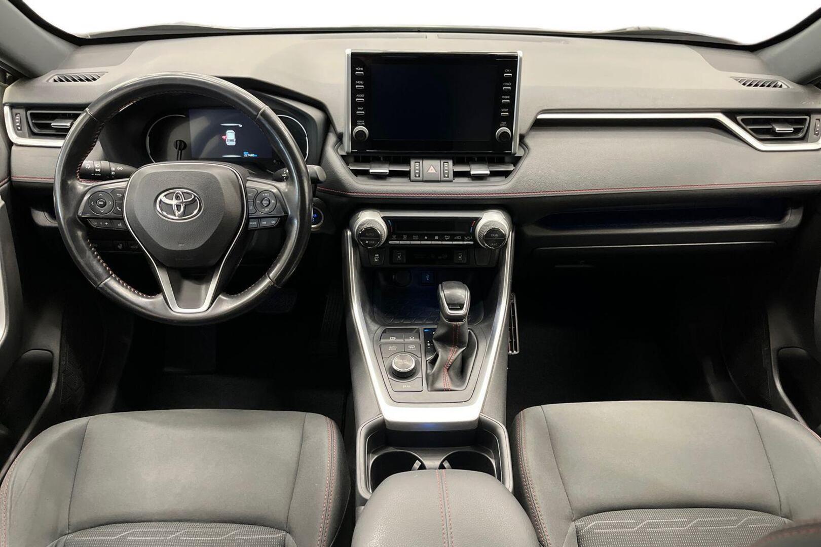 TOYOTA RAV4 Plug-in 10
