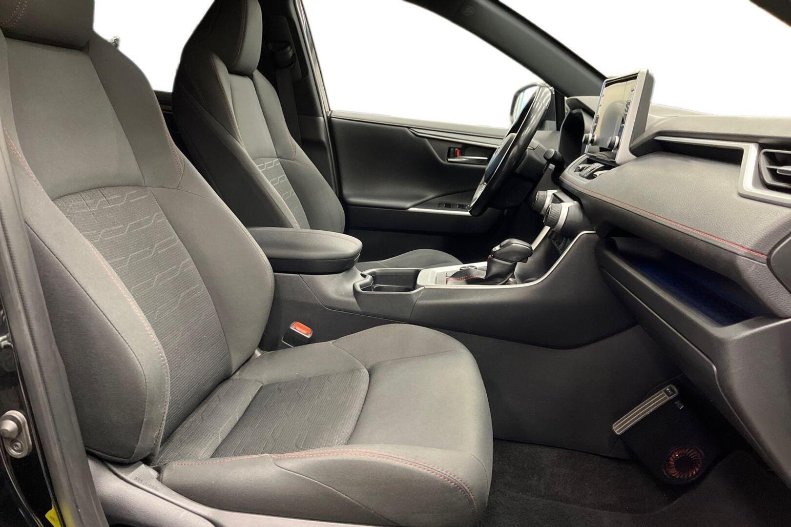 TOYOTA RAV4 Plug-in 17