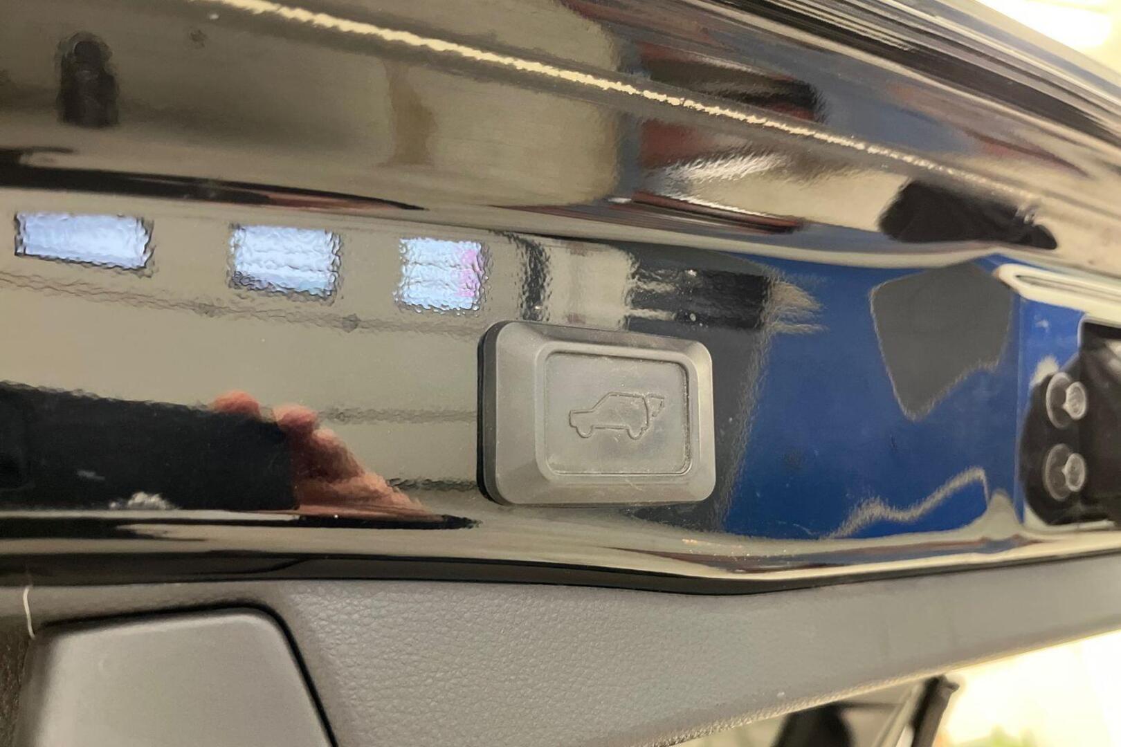 TOYOTA RAV4 Plug-in 19