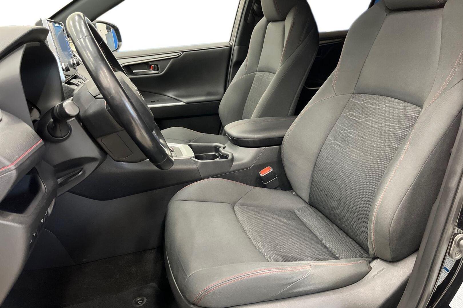 TOYOTA RAV4 Plug-in 8