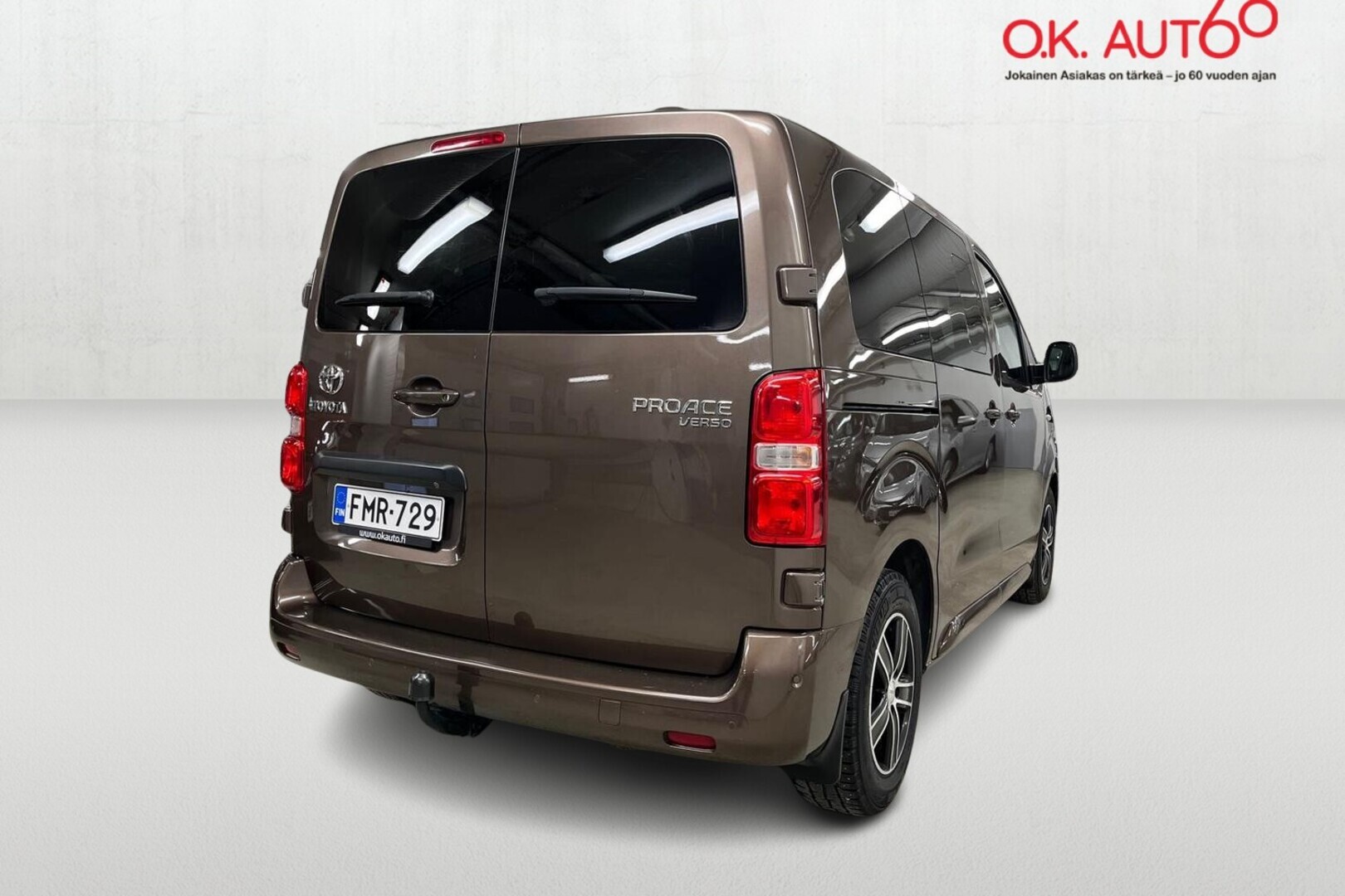TOYOTA Proace Verso 5