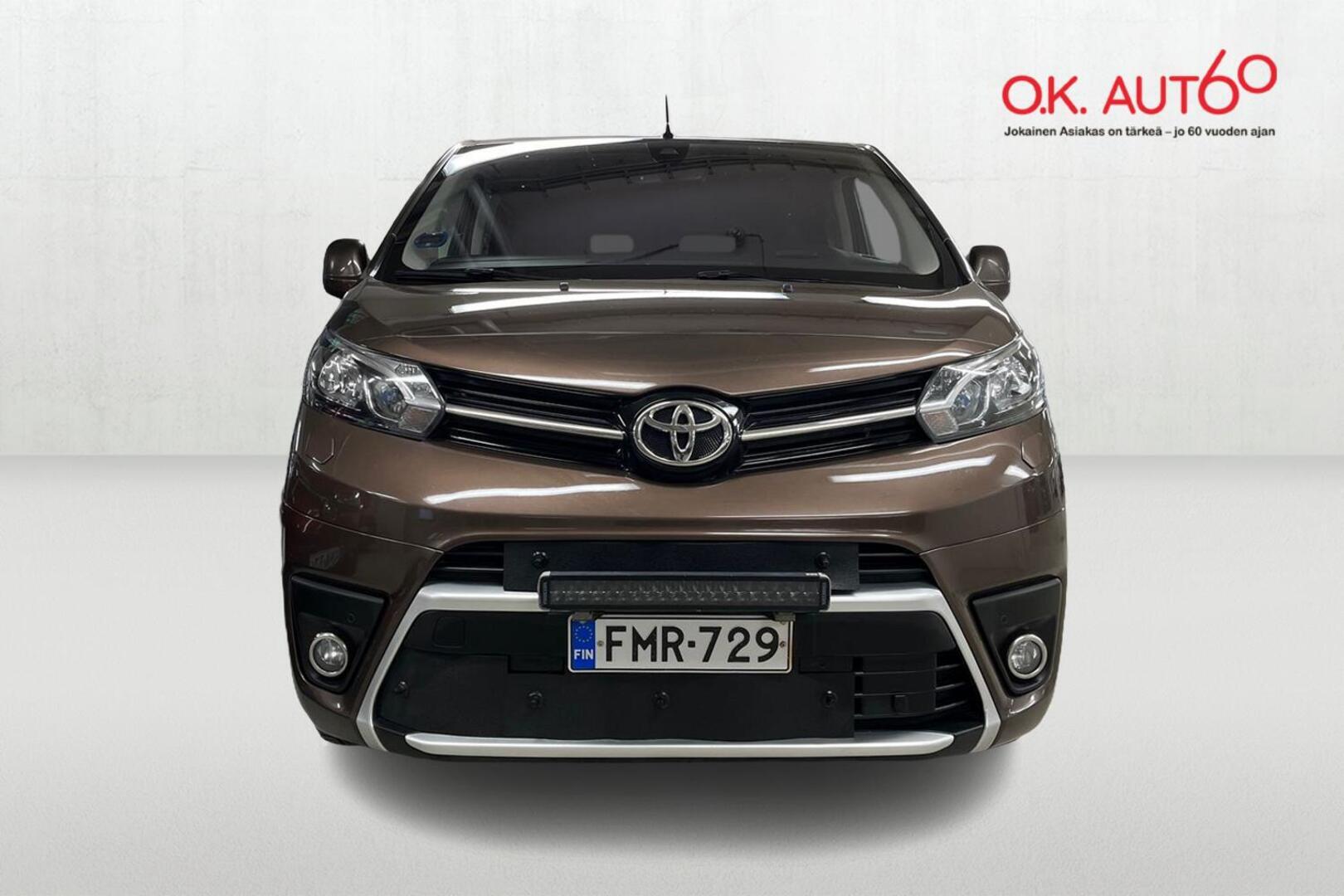TOYOTA Proace Verso 7