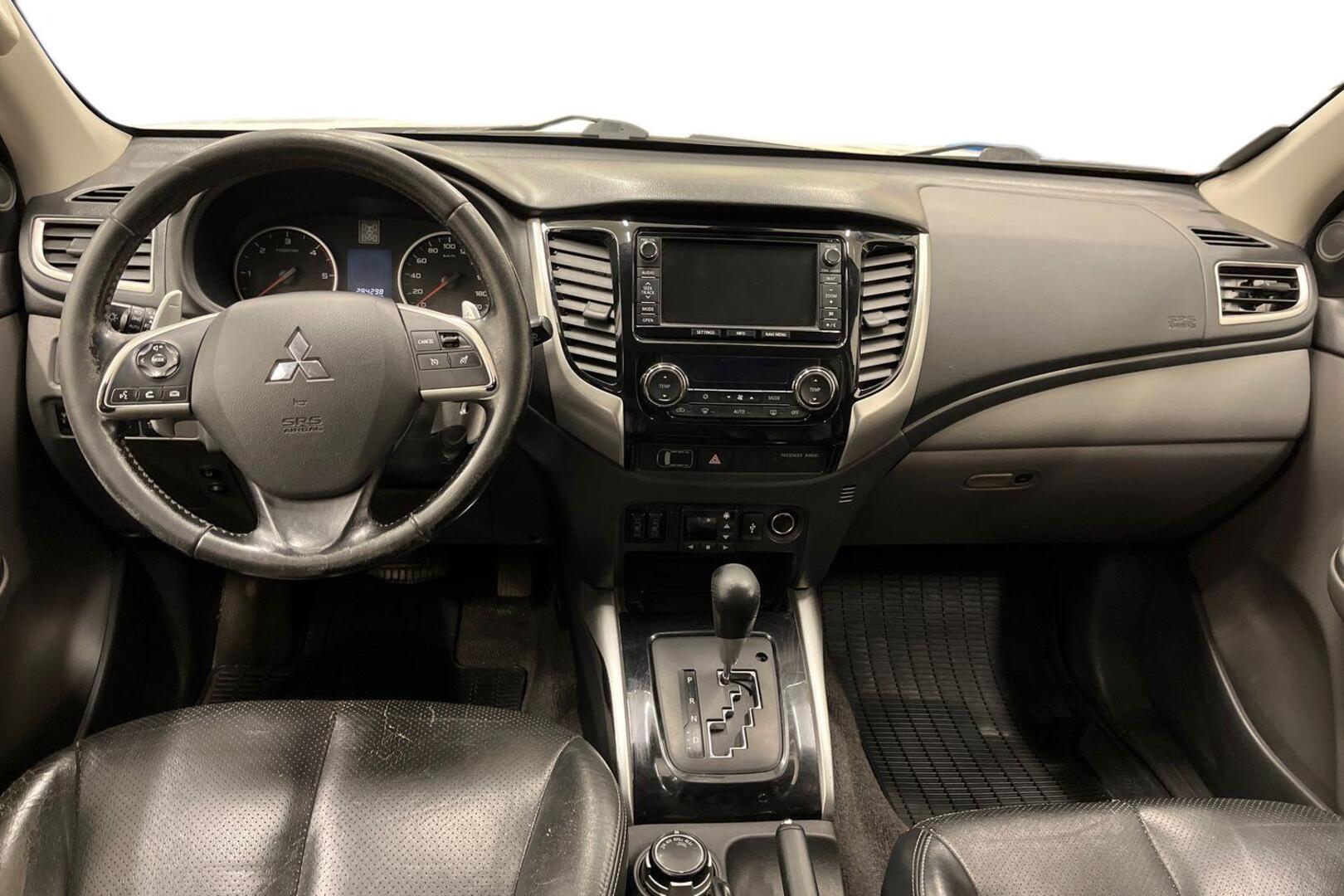 MITSUBISHI L200 10