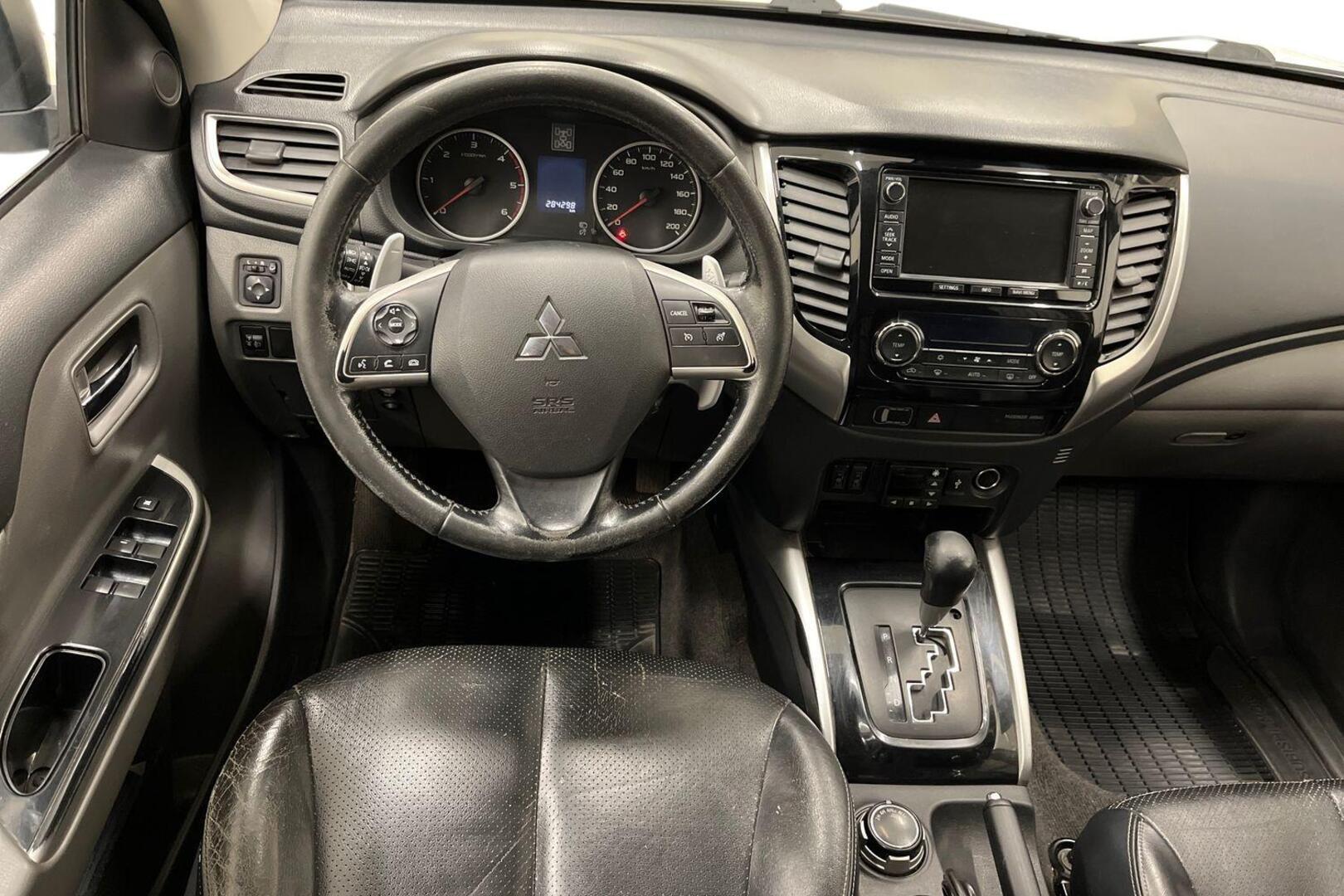 MITSUBISHI L200 11