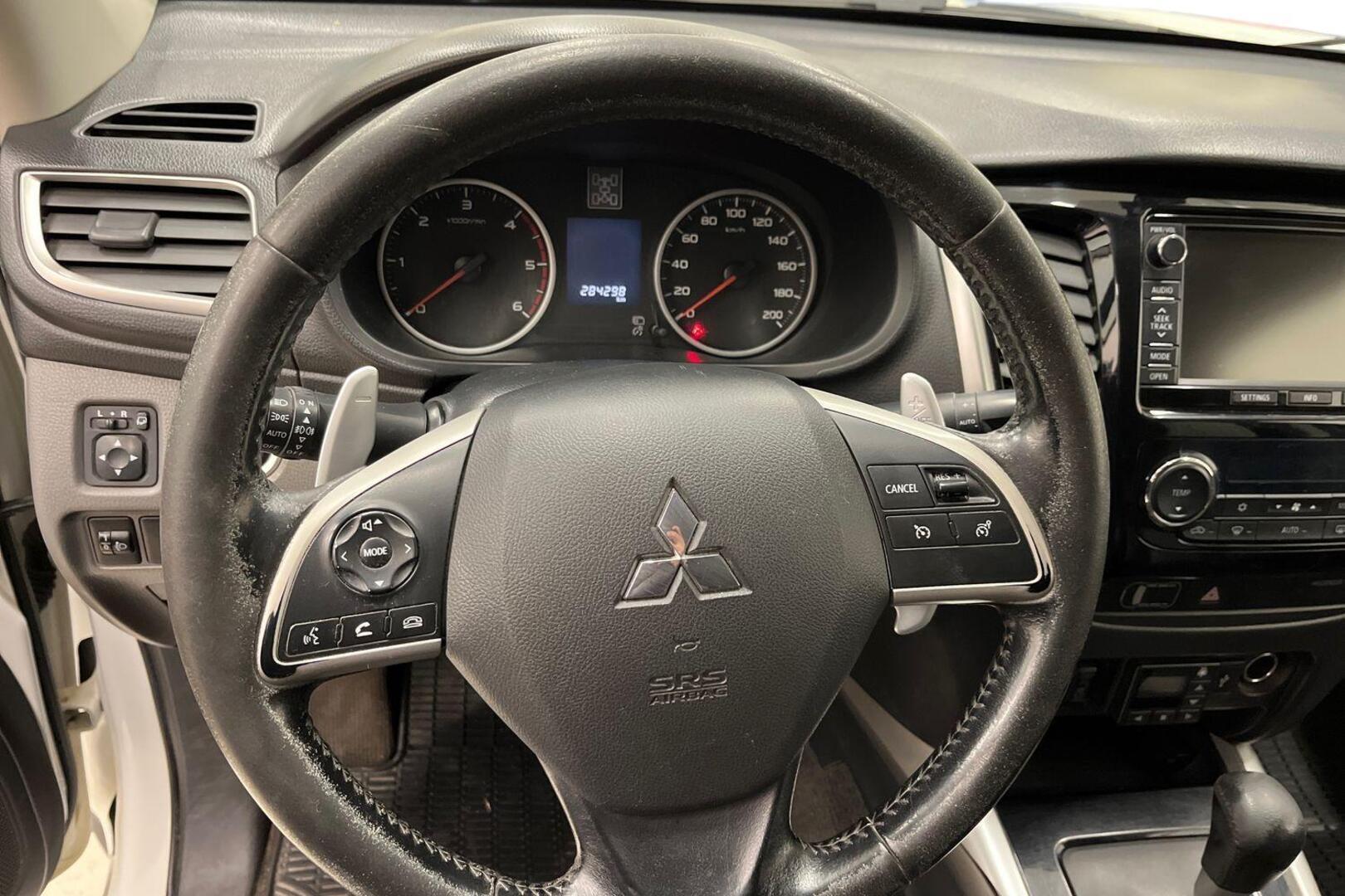 MITSUBISHI L200 12