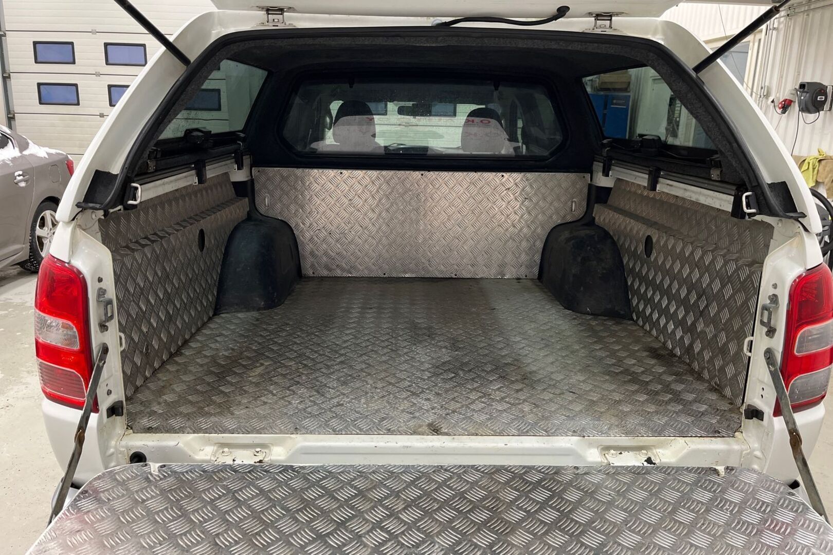 MITSUBISHI L200 15