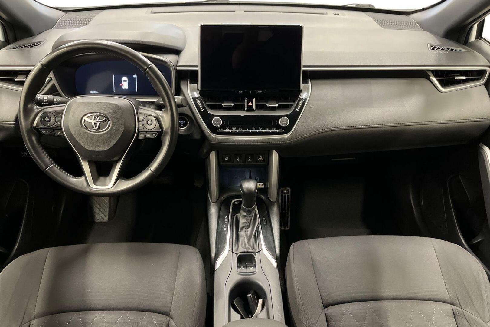 TOYOTA Corolla Cross 10