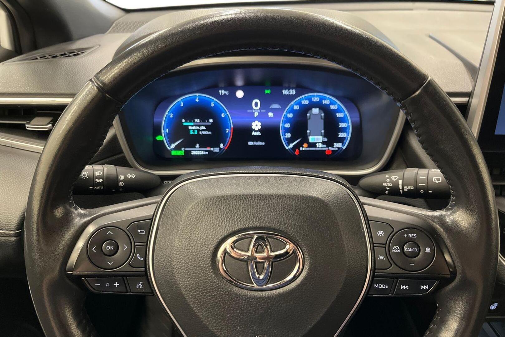 TOYOTA Corolla Cross 12