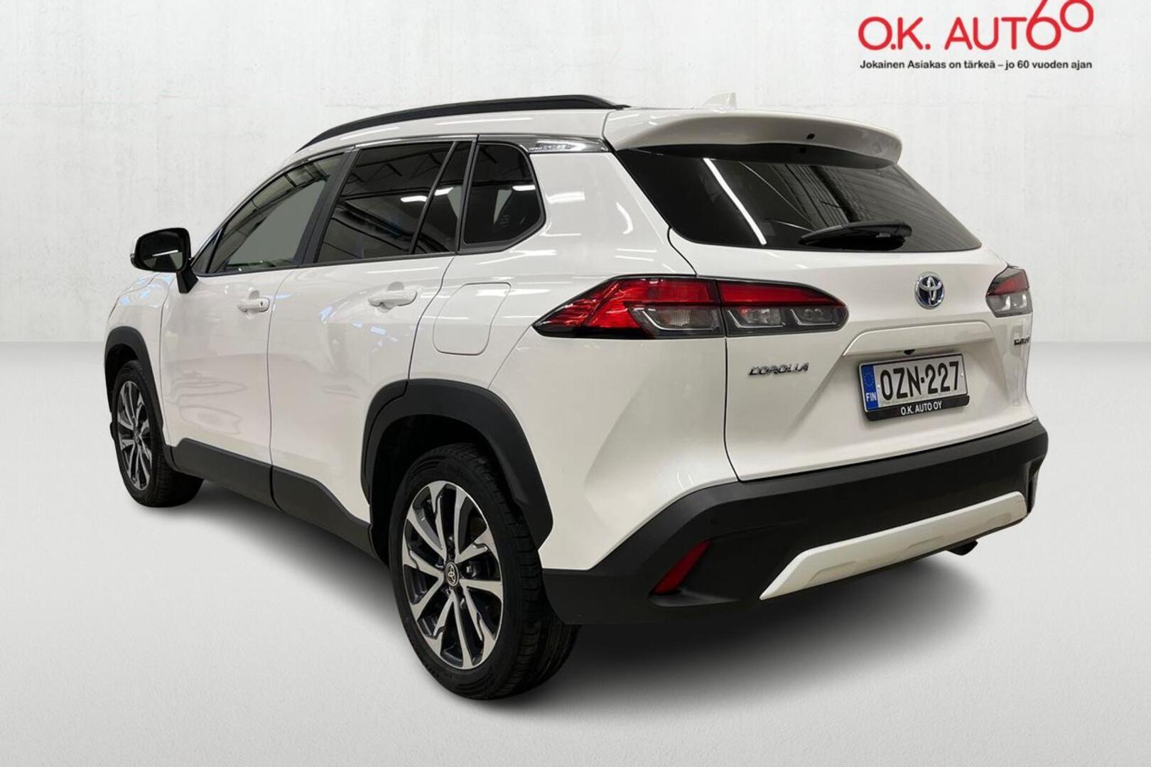 TOYOTA Corolla Cross 3