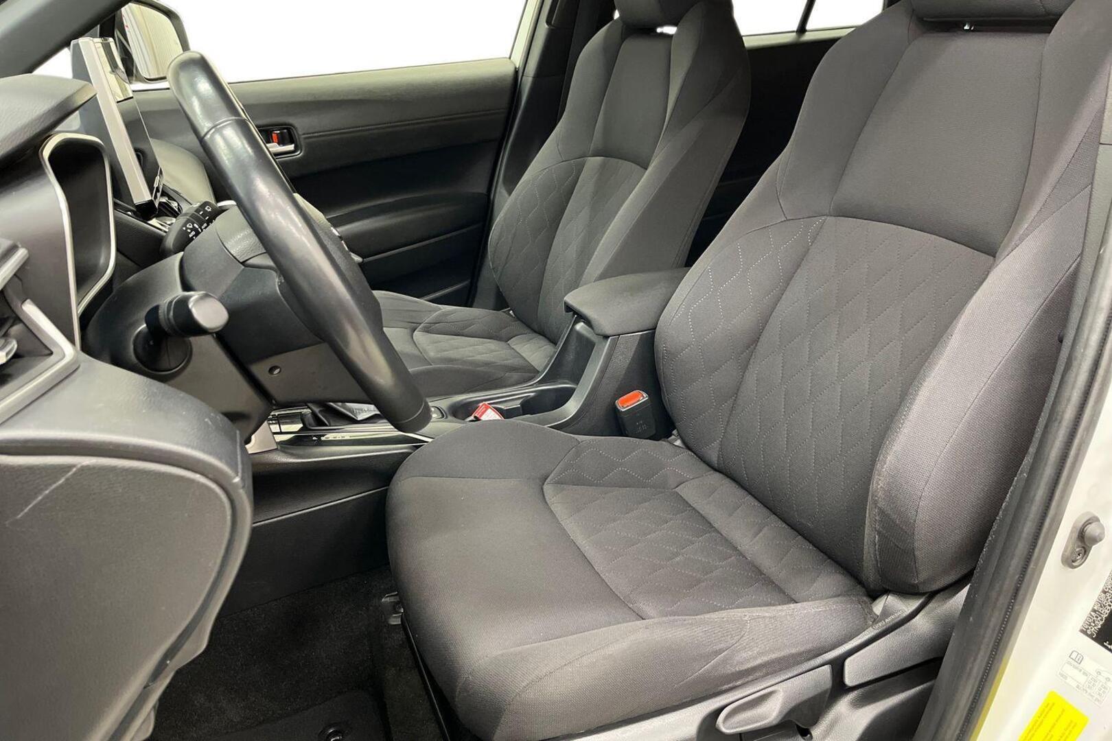 TOYOTA Corolla Cross 8