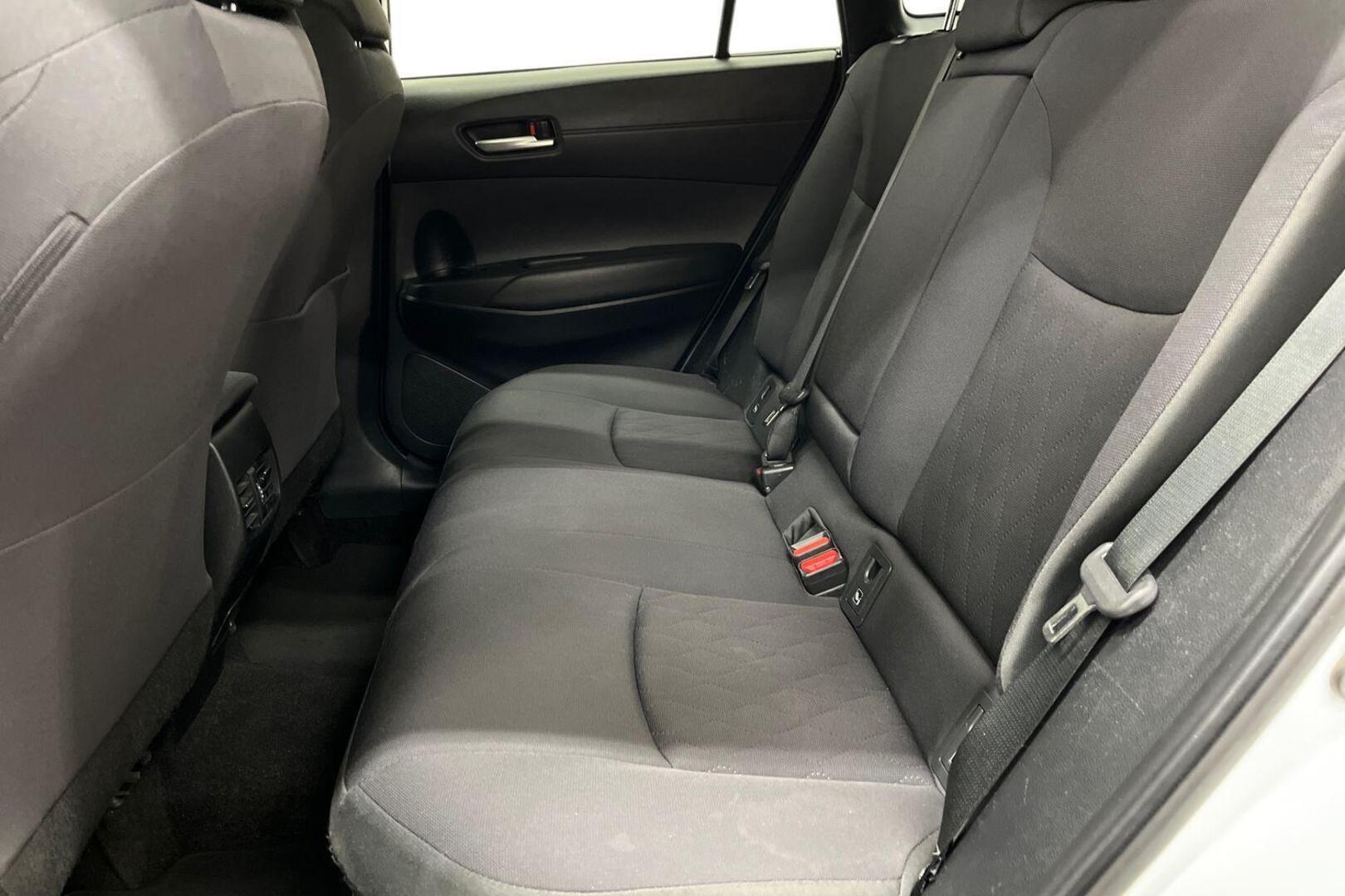 TOYOTA Corolla Cross 9
