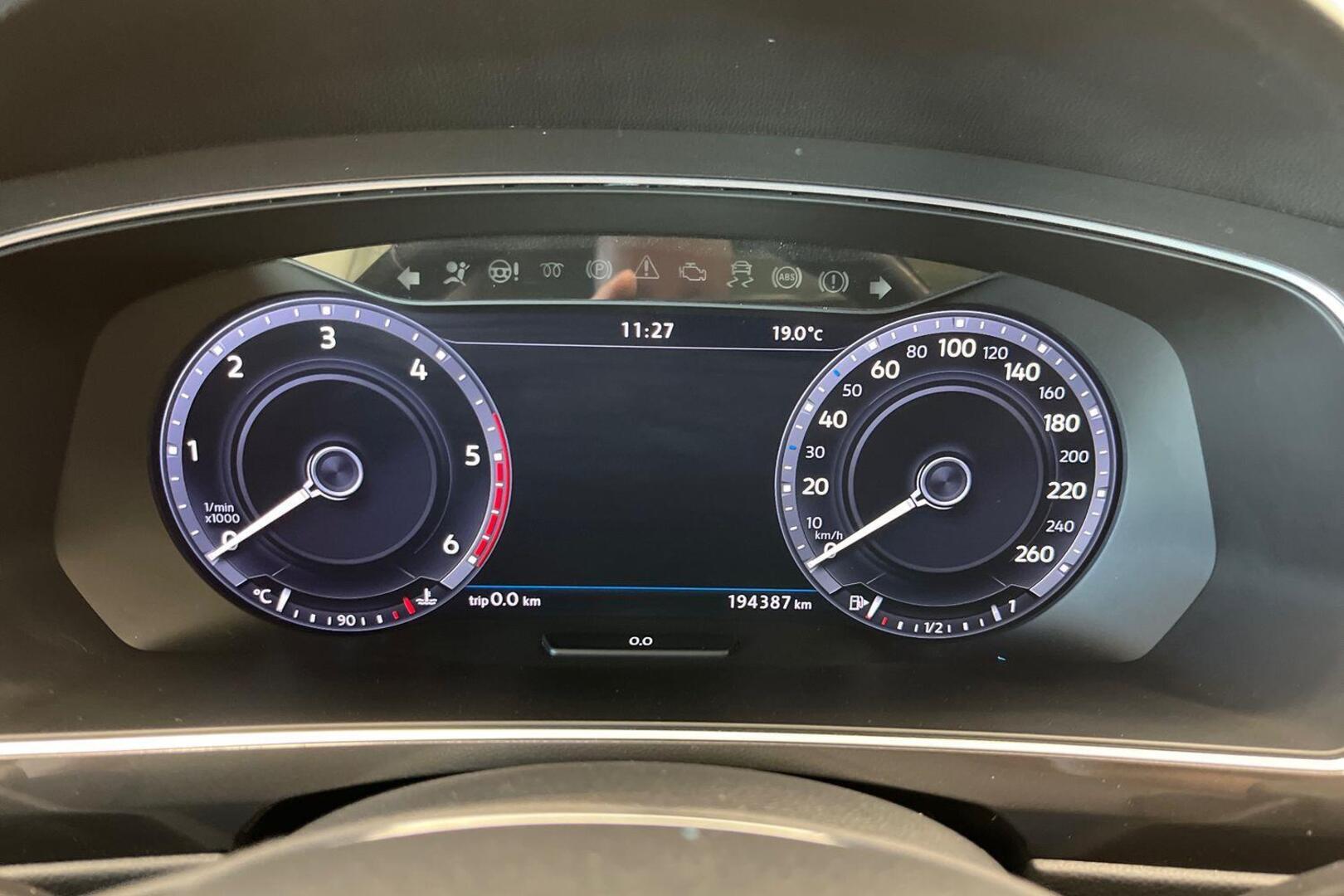 VOLKSWAGEN Tiguan 13