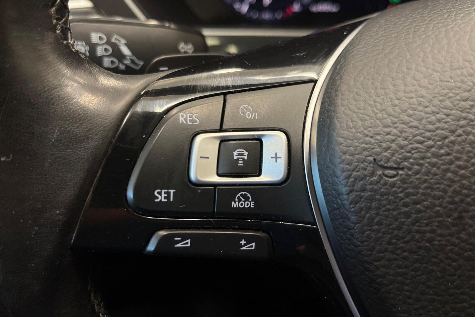 VOLKSWAGEN Tiguan 21