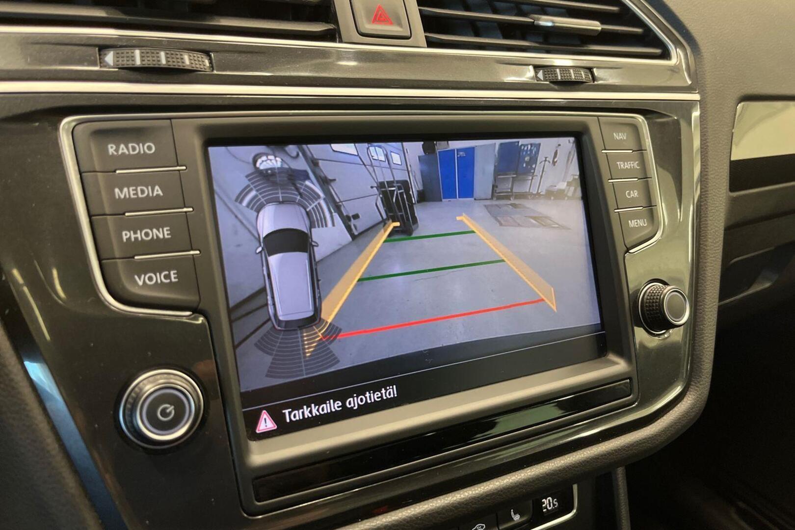 VOLKSWAGEN Tiguan 22