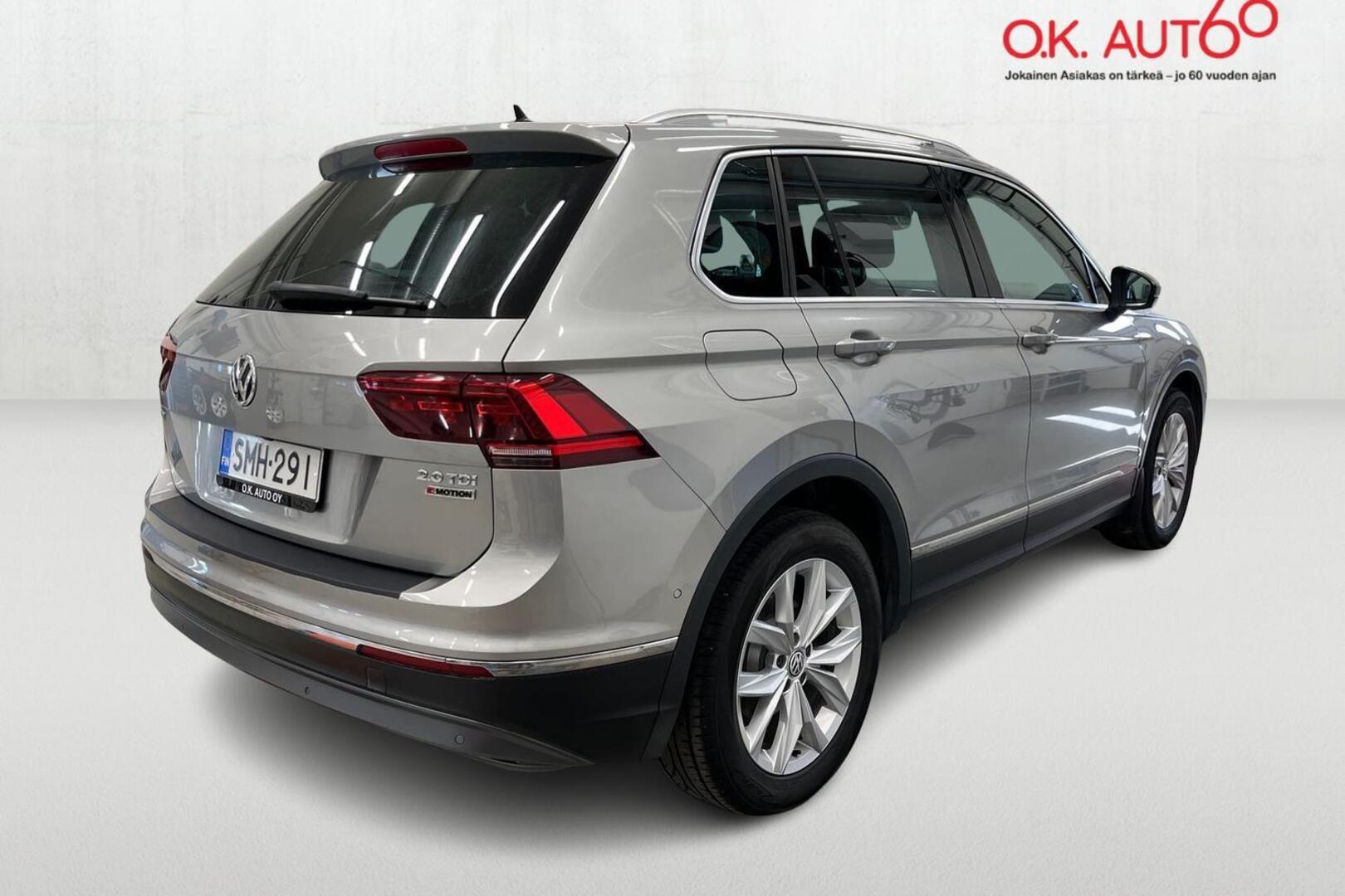 VOLKSWAGEN Tiguan 5