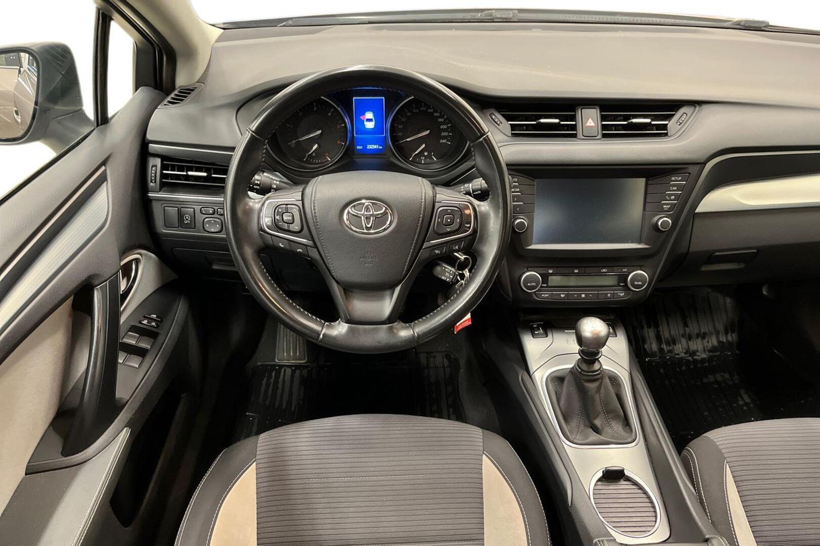 TOYOTA Avensis 11